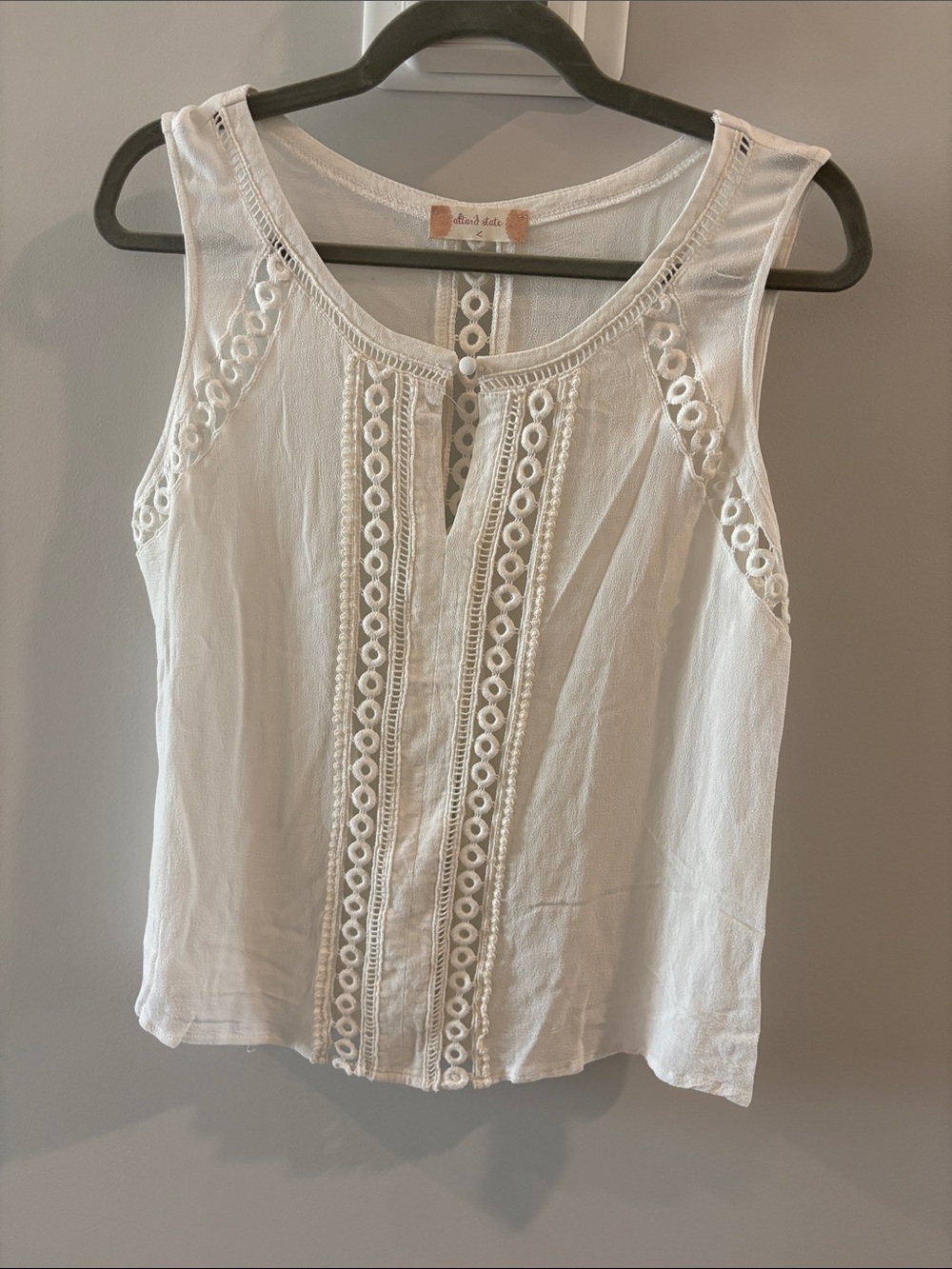 White Sleeveless Tank Top